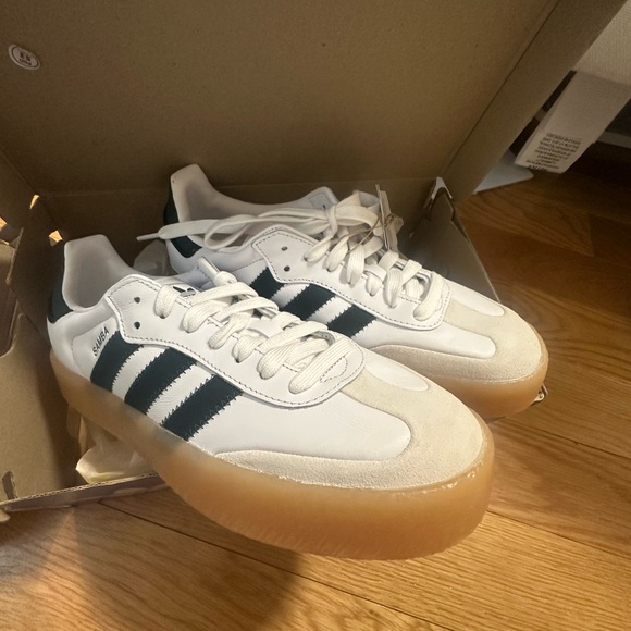 Adidas Samba White and Dark Green Sneakers NWT - Picture 3 of 6